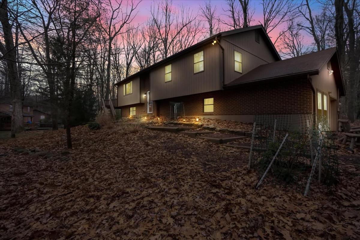Mountain Holidays-sleeps 18 Firepit Bar & Gameroom *