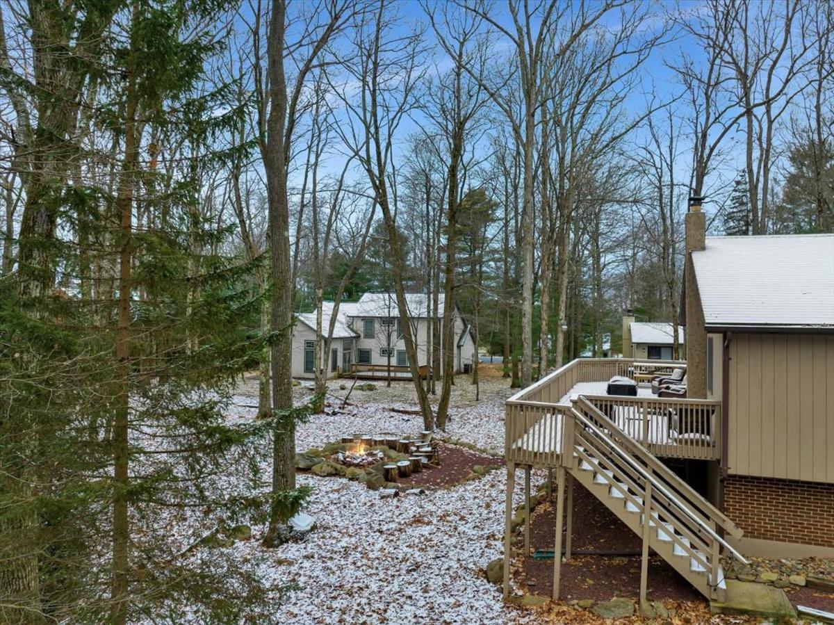 Mountain Holidays-sleeps 18 Firepit Bar & Gameroom * Lake Harmony