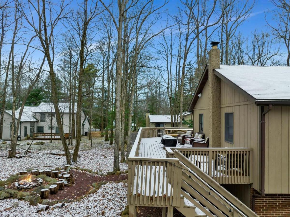 Mountain Holidays-sleeps 18 Firepit Bar & Gameroom