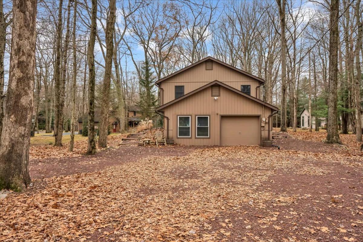 Mountain Holidays-sleeps 18 Firepit Bar & Gameroom
