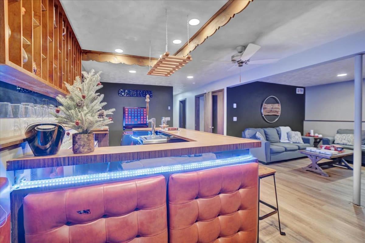 Mountain Holidays-sleeps 18 Firepit Bar & Gameroom Holiday home Lake Harmony