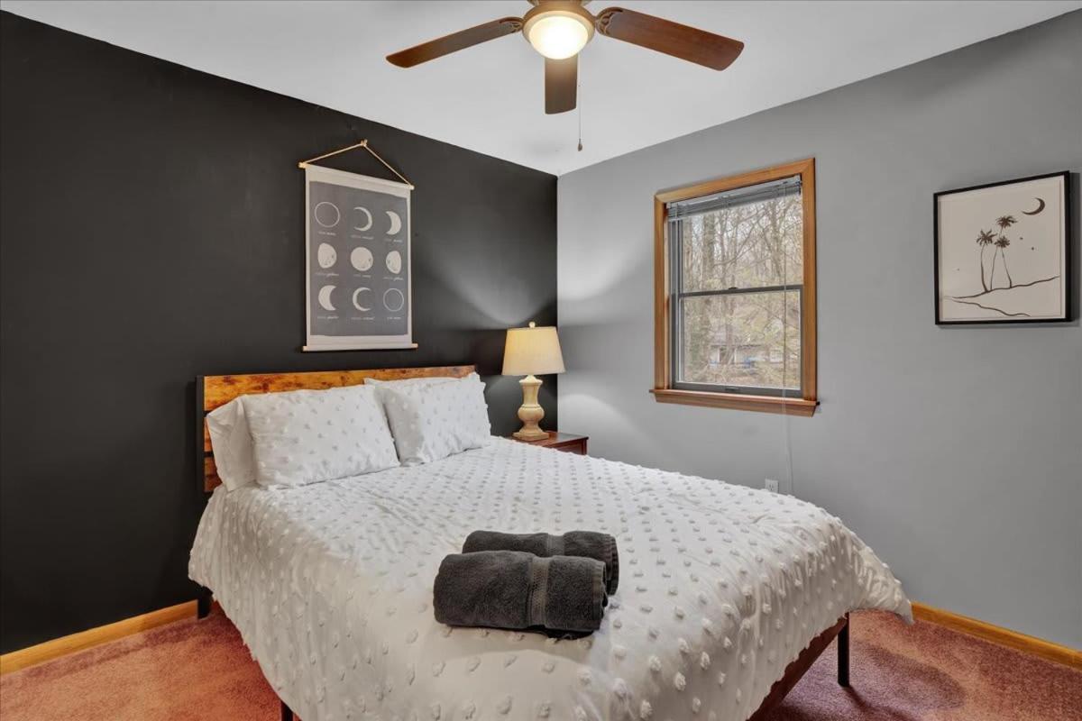 Mountain Holidays-sleeps 18 Firepit Bar & Gameroom *