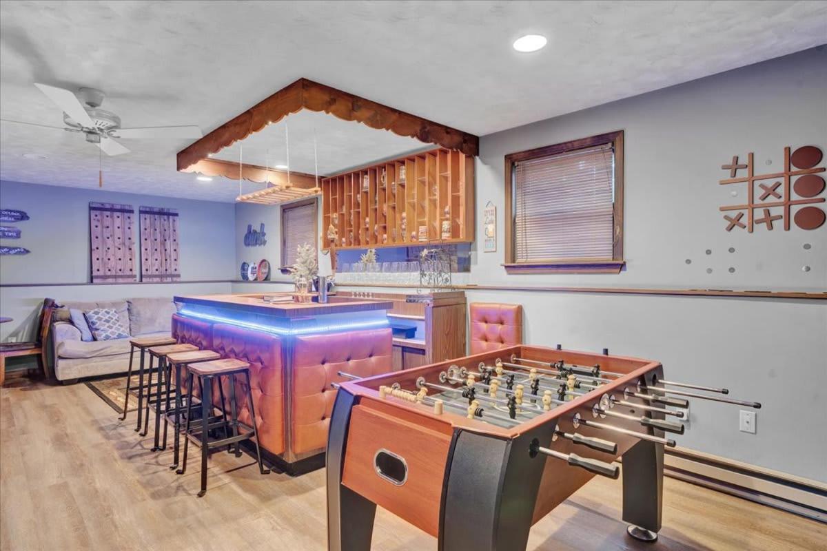 Holiday home Mountain Holidays-sleeps 18 Firepit Bar & Gameroom Lake Harmony