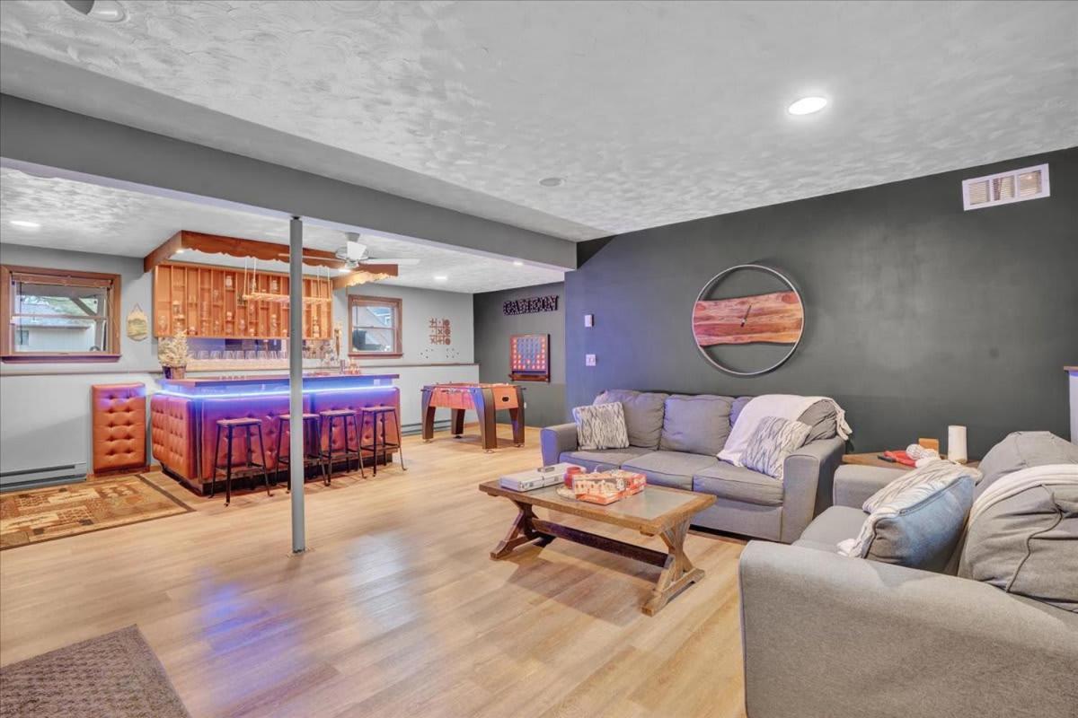 Mountain Holidays-sleeps 18 Firepit Bar & Gameroom Lake Harmony